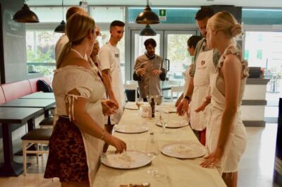 Rome: Hands-On Pizza Making Class near the Vatican with Wine