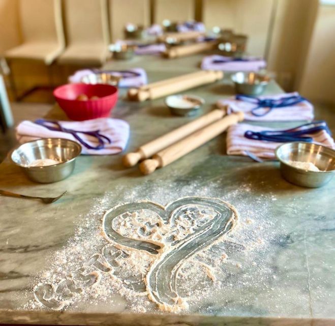 Rome: Pasta Making Class with Wine, Limoncello, and Dessert - Pasta making in Palazzo Grazioli
