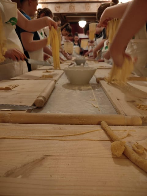 Rome: Pasta & Tiramisu Cooking Class near the Spanish Steps - Choosing the sauce and sitting down to eat