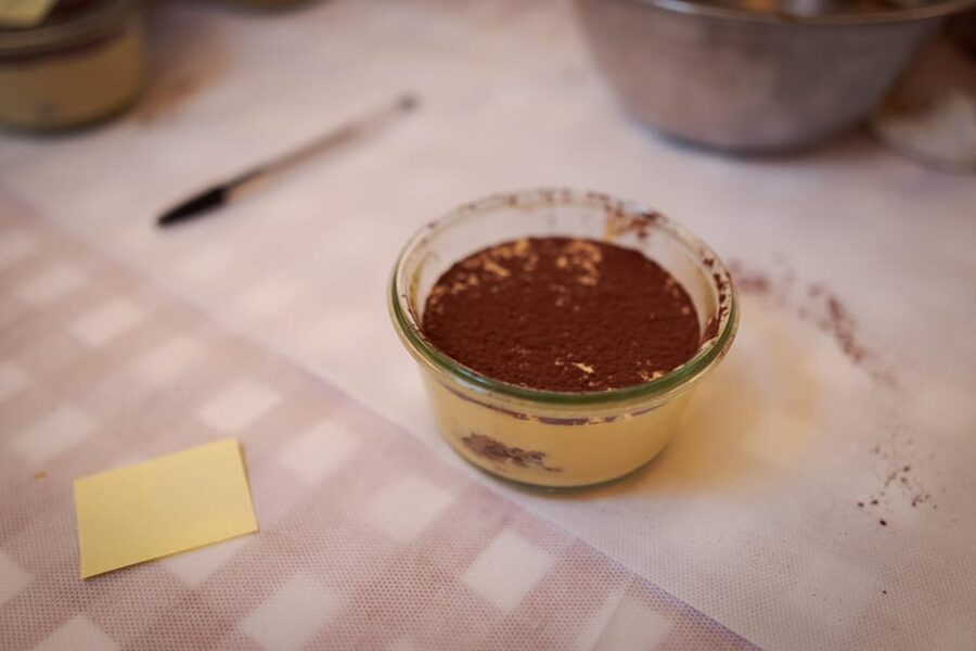 Rome: Pizza and Tiramisu Cooking Class in Piazza Navona - Who should book this pizza and tiramisu class?
