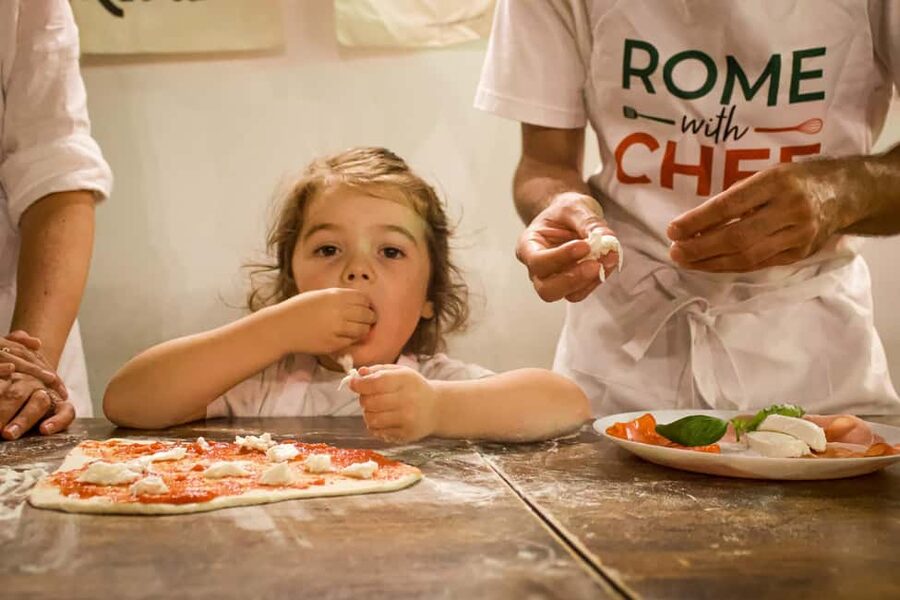 Rome: Pizza and Tiramisu Cooking Class Near the Colosseum - Practical details that affect your choice