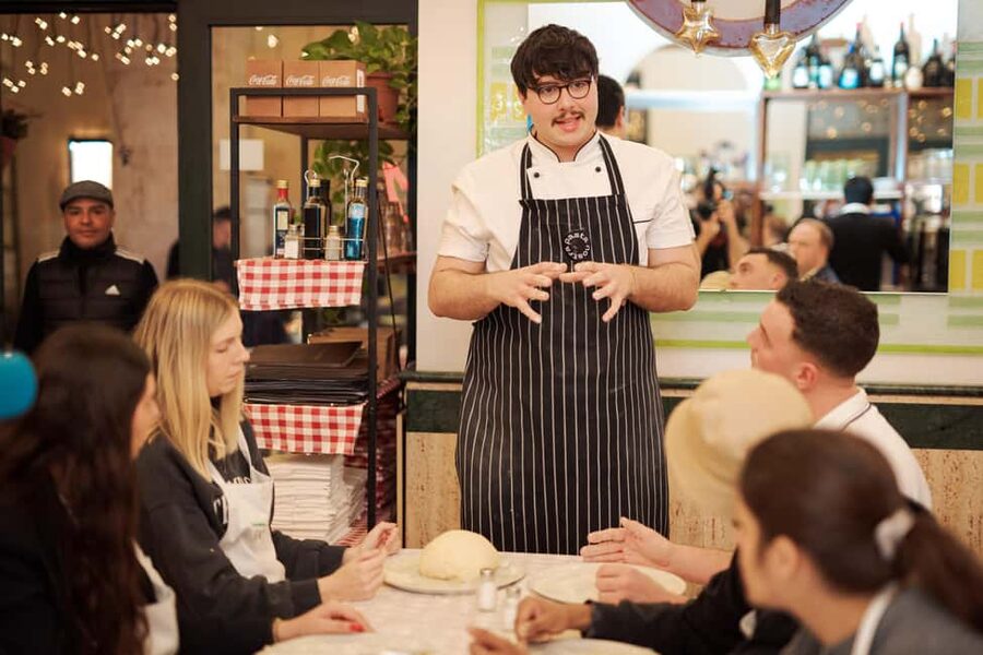 Rome: Pizza Cooking Class in Piazza Navona with Drinks - Limoncello or Coffee at the End