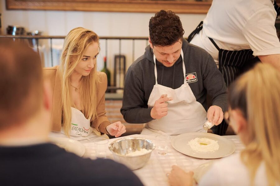 Rome: Pizza Cooking Class in Piazza Navona with Drinks - What the $48 Price Includes