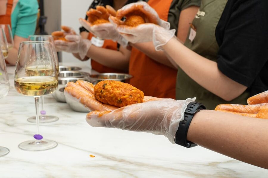 Rome: Pizza & Gelato Cooking Class + Private Chef - Key points to know before you book