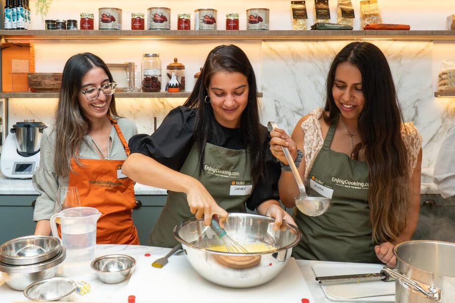 Rome: Pizza & Gelato Cooking Class + Private Chef - Making pizza from the dough up
