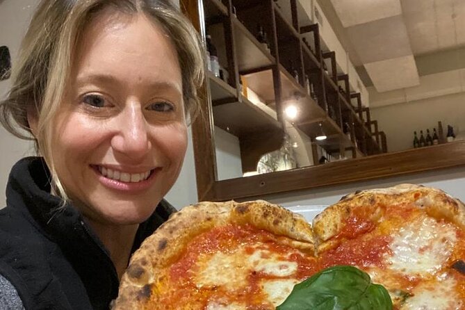 Rome: Pizza & Tiramisu Class with Free Flowing Fine Wine - Wine, soft drinks, and the pace of the meal