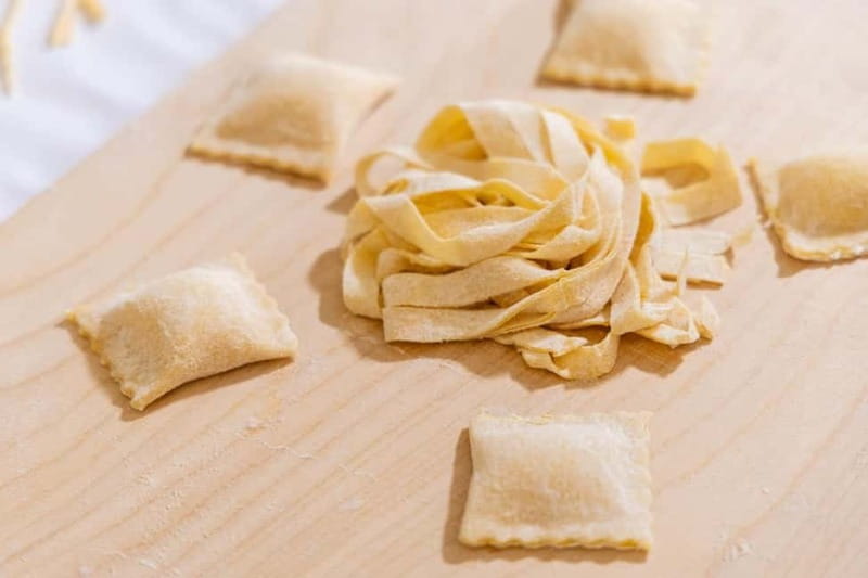 Rome: Ravioli, Fettuccine and Tiramisu Cooking Class - Choosing your fettuccine sauce