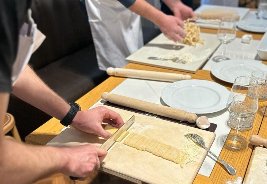 Rome: Small Group Pasta cooking class near Piazza Navona - What the small group changes
