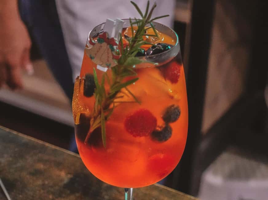 Rome: Spritz & Spaghetti Cooking Class - The people make the class work