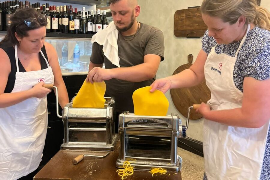 Rome: Traditional Cooking Class in the Jewish Ghetto - Dietary needs, allergies, and access