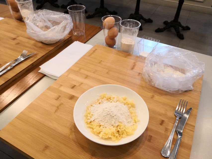 Rome: Traditional Cooking Class in the Jewish Ghetto - Meeting the chef in Rome’s Jewish Ghetto