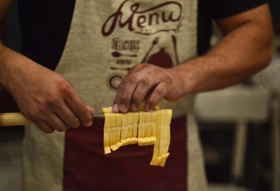 Rome: Traditional Pasta and Tiramisu Cooking Class - Timing, meeting point, and practical planning