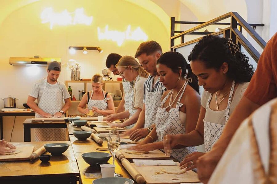 Rome: Traditional Pasta, Spritz & Tiramisu Cooking Class - Starting with prosecco and a choice of tiramisu or spritz