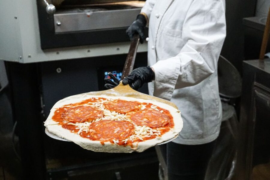 Rome: Traditional Pizza Cooking Class near Piazza Navona - Eating at Osteria Pasquino