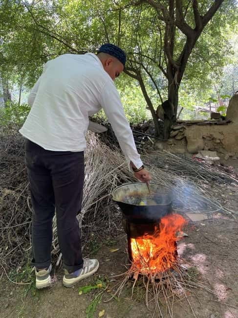 Samarkand: Uzbek Cooking Class in a Village Home - Arrival at the clay-brick family home