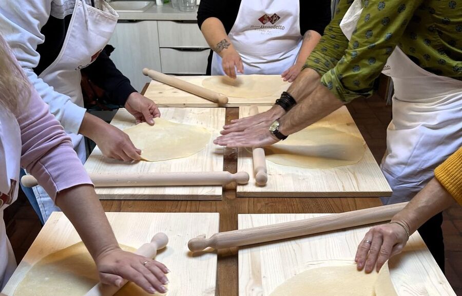 San Gimignano: "Hands in dough" Cooking Class with Lunch - Ending with cantuccini and Vin Santo