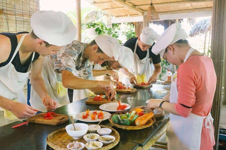 Sapa: Local Hmong Cooking Class - Free-range chicken, traditional pork, and dessert