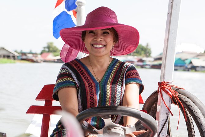 Scenic Boat Ride & Private Thai Cooking Class in Bangkok with Aoy - A welcome drink at Aoy’s riverside home