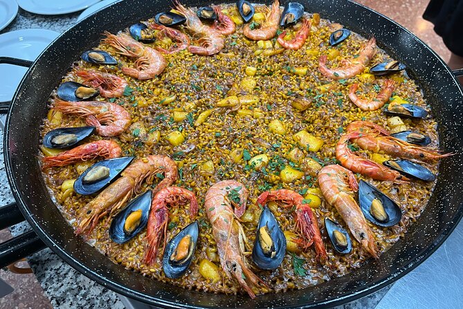 Seafood paella cooking class, tapas and visit to Ruzafa market. - The eight-minute walk to the cooking kitchen