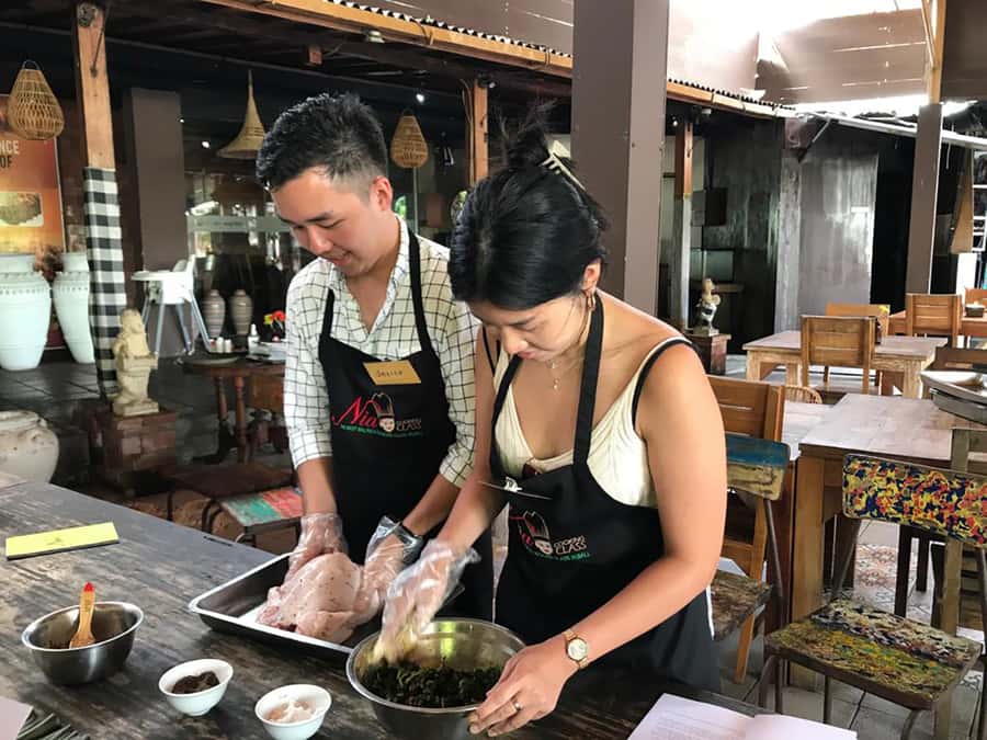 Seminyak: Balinese Cooking Class & Market Tour - Small stations and plenty of help