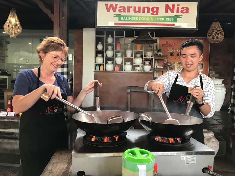 Seminyak: Balinese Cooking Class & Market Tour - Price, transport, and the four-hour schedule