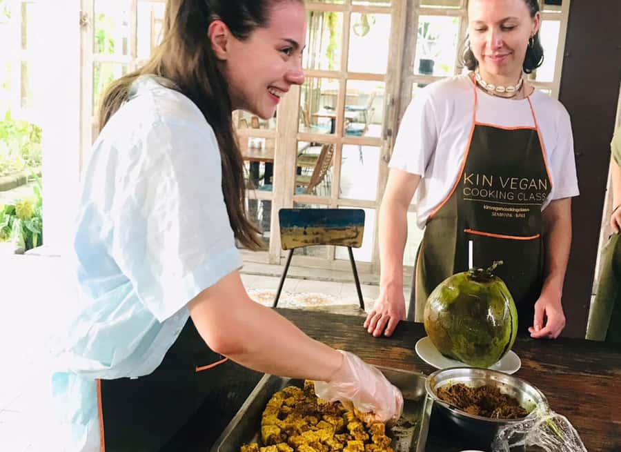 Seminyak: Vegetarian Cooking Class - A market walk that explains Bali on the plate