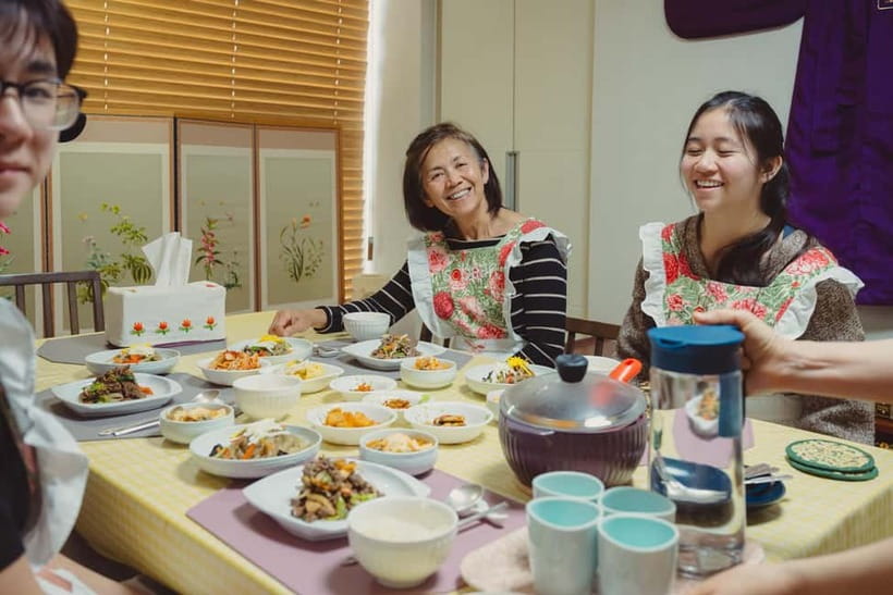 Seoul: Authentic Korean Cooking Class and Market Tour - Choosing bulgogi, bibimbap, or kimchi pancakes