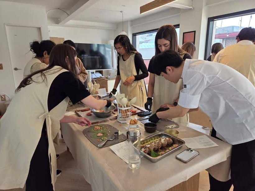 Seoul: Cooking Class and Tour with Michelin-Trained Chef - A small group with time for conversation