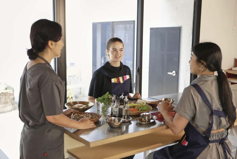 Seoul: Experience Korean Cooking in Modern Hanok Kitchen - Dietary needs and ingredient planning