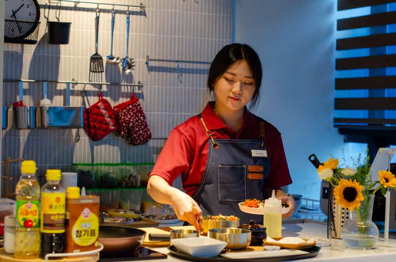 Seoul: Korean Cooking at Seoul Cooking Club! - A clean, organized studio near Jonggak