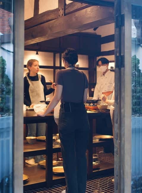 Seoul: Royal Seoul Cooking Class in a 100-Year-Old Hanok - Key points at a glance