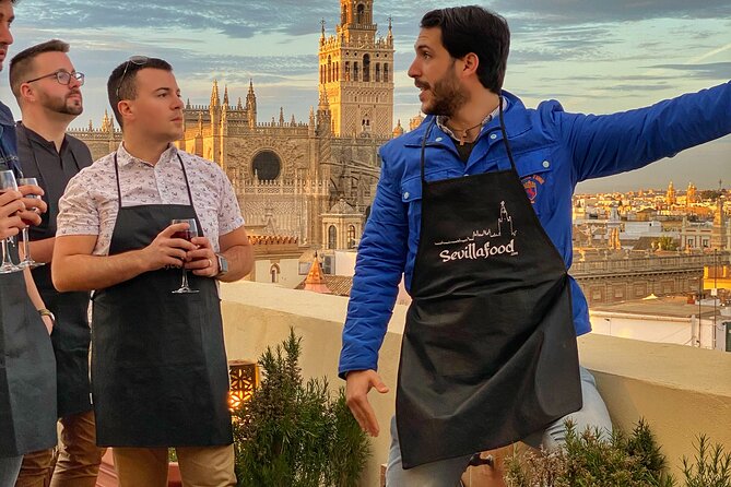 Sevilla: Rooftop Paella Cooking Class & 30-minute expert Q&A - Eating the Paella You Helped Make