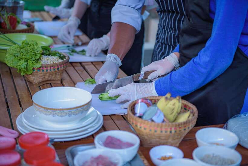Siem Reap: Guided Day Trip to Local Village & Cooking Class - From Siem Reap streets to village lanes