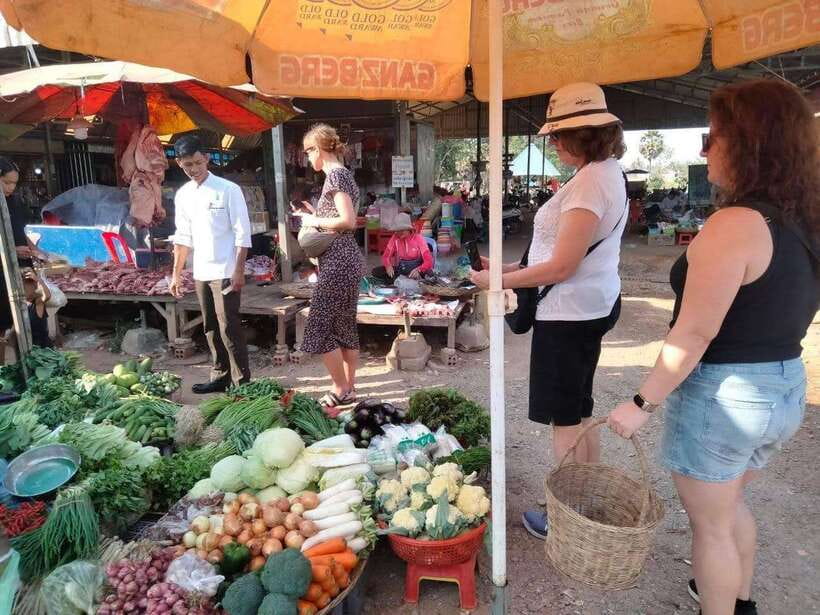Siem Reap Khmer Cooking Class and Local Market Tour - Walking through the village to a family home