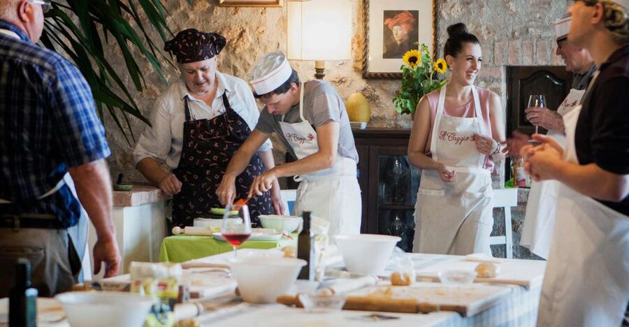 Siena countryside: cooking class in a real Tuscan farmhouse - Cooking beside Siena at Agriturismo Il Caggio
