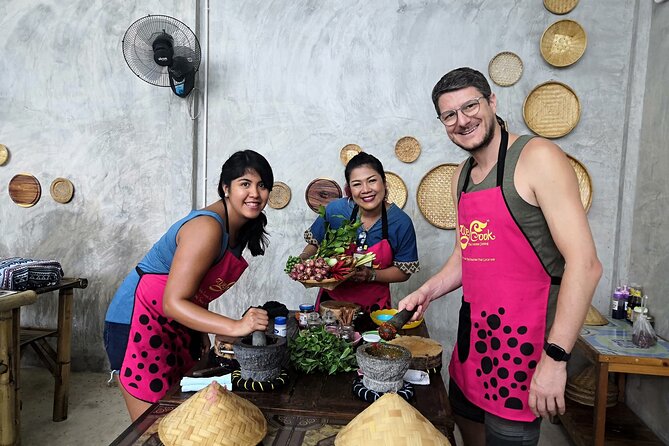 Signature Thai Cooking Course - Who should book this class?
