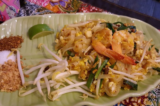 Silom Thai Cooking Experience with Market Visit - Reading the market before you touch the wok