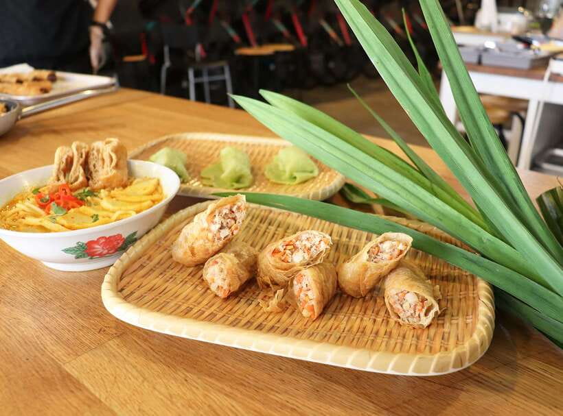 Singapore: Market-to-Table Experience and Cooking Class - What the teaching is like in practice