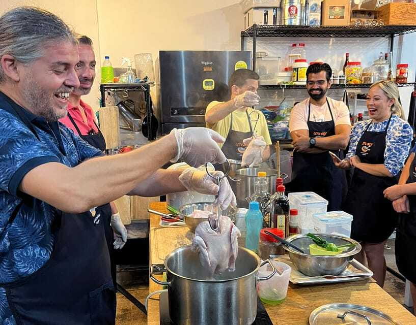Singapore: Market-to-Table Experience and Cooking Class - The group size can shape your morning