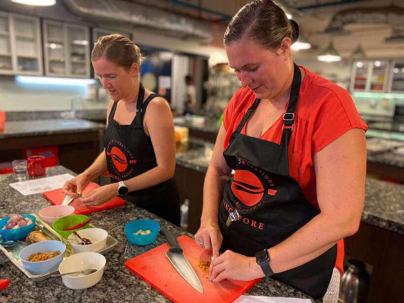 Singaporean Cooking Class With A Professional Chef - Two hours cooking, one hour eating