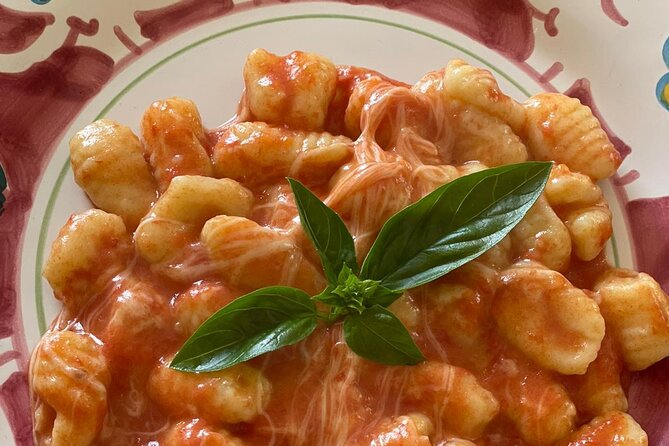 Small-Group Cooking Class in Positano: Gnocchi, Tiramisù & Drinks - Getting to Montepertuso from Piazza Cappella