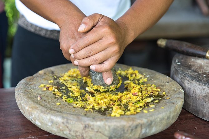 Small-Group Farm Tour & Balinese Cooking Class in Ubud with Kadek - Cooking with Kadek in an open-air community kitchen
