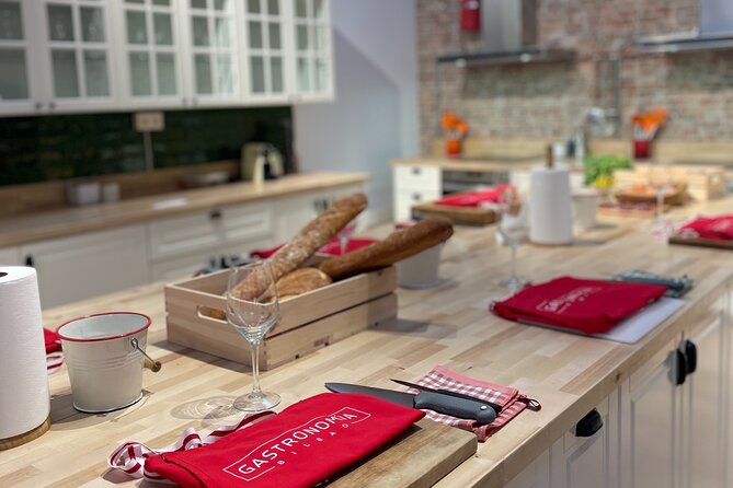 Small-group Immersive Basque Cooking Class in Bilbao with Open Bar - Key points at a glance