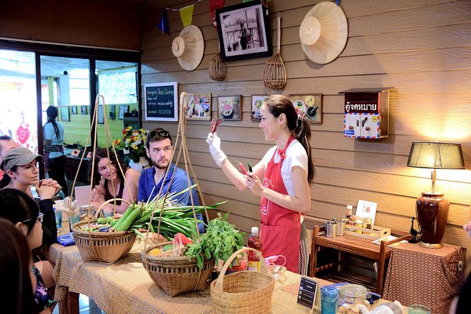 Sompong Thai Cooking School: Hands-On Culinary Experience - Entering the school in Silom