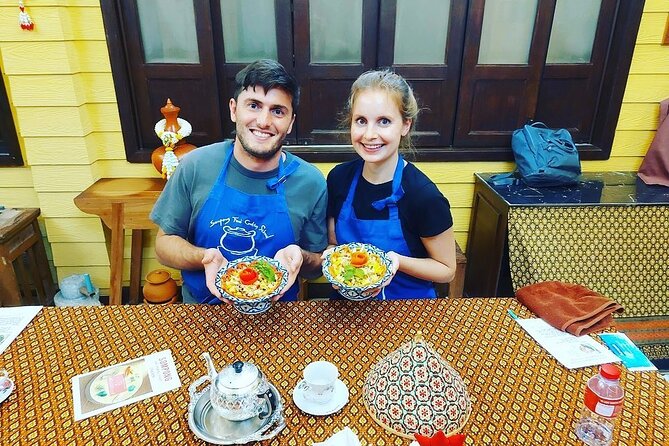 Sompong Thai Cooking School in Bangkok - Cooking three main dishes and a dessert