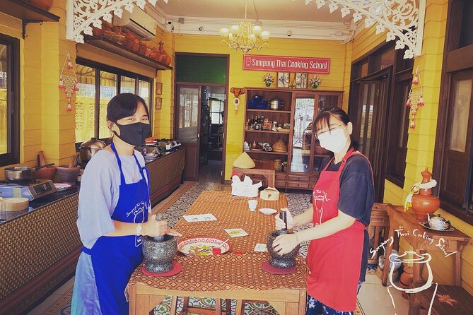 Sompong Thai Cooking School in Bangkok - Getting to the school in Si Lom