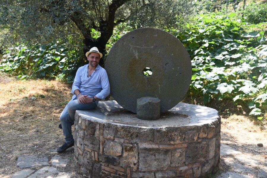 Sorrento: Farm Tour with Cheese Tasting & Pizza Making Class - The pizza class with Francesco’s daughters