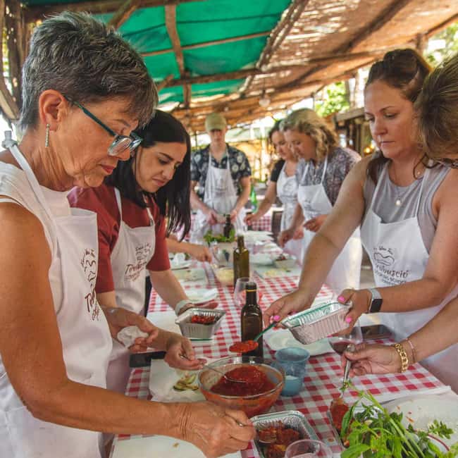 Sorrento: Pasta Making Class - Reaching the school from central Sorrento