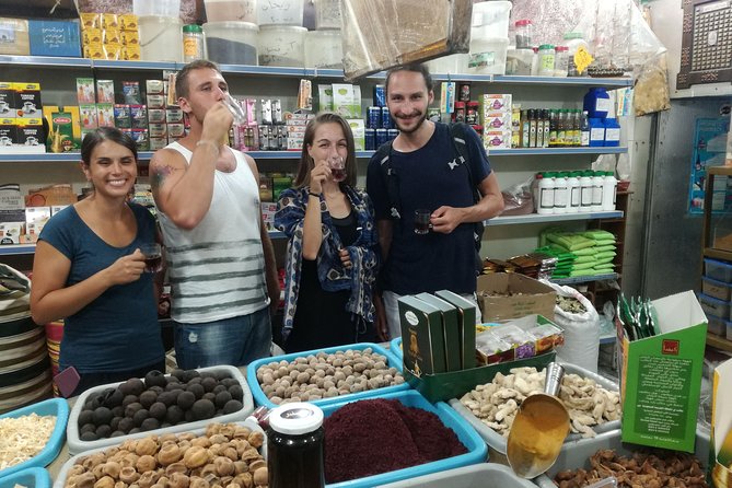 Suhaila (connecting through cooking) - Cooking Jordanian food in Mohammed’s family home