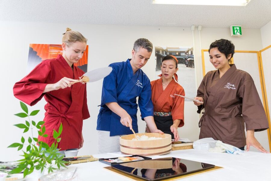 Sushi-Making Experience - Practical booking advice for your Tokyo day
